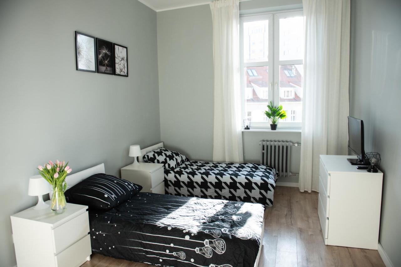 Apartament Przy Fontannach Apartment Gliwice Bagian luar foto