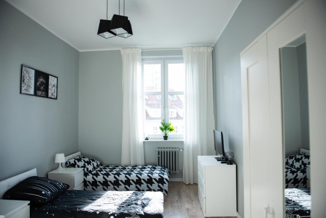 Apartament Przy Fontannach Apartment Gliwice Bagian luar foto