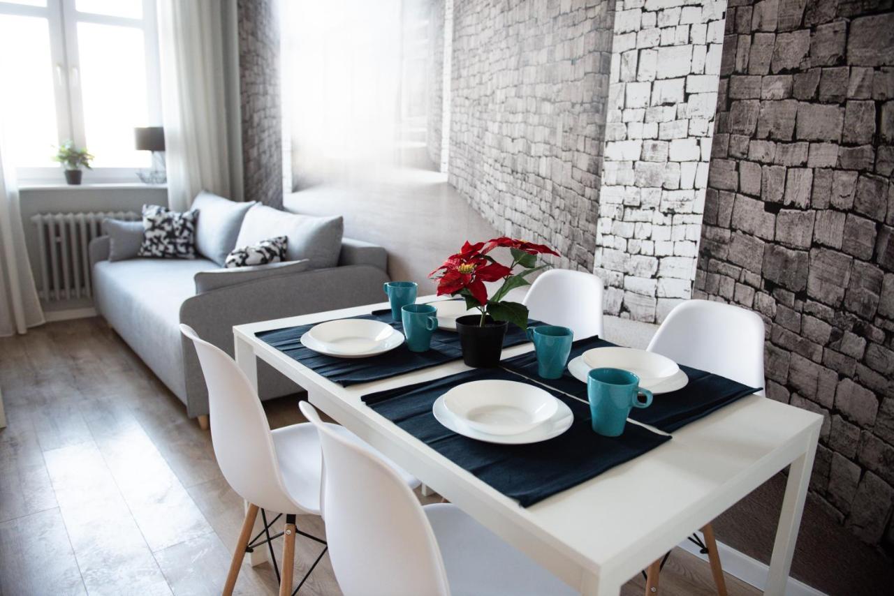 Apartament Przy Fontannach Apartment Gliwice Bagian luar foto